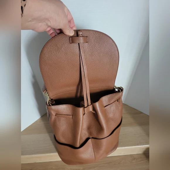 Cuyana Genuine Leather Backpack Womens.